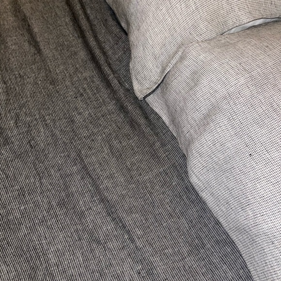 Crate & Barrel King Bedding NWOT - Picture 12 of 15